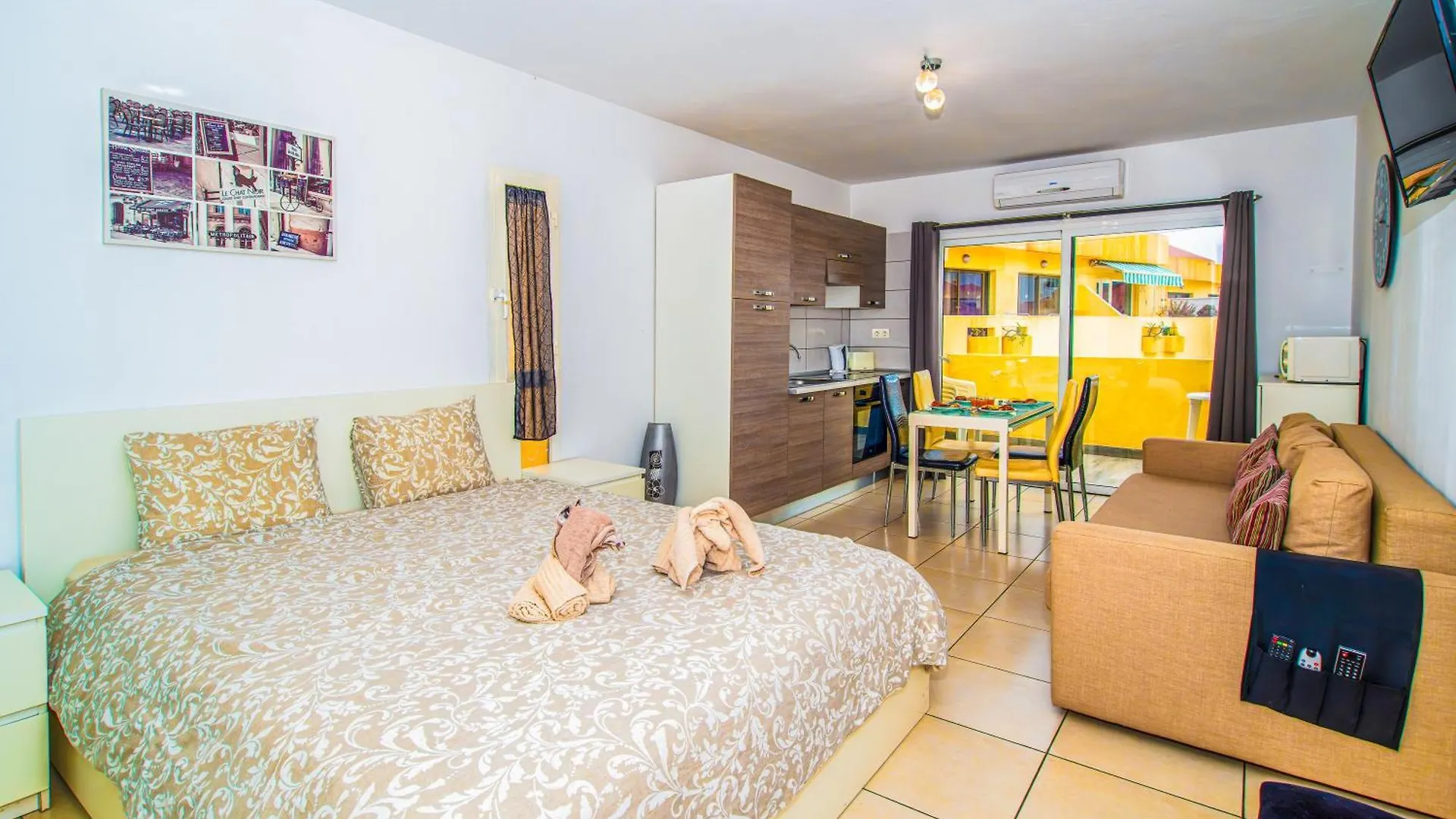 Mareverde Studio Near Fanabe Beach And X-Sur Costa Adeje  0*, Costa Adeje (Tenerife)